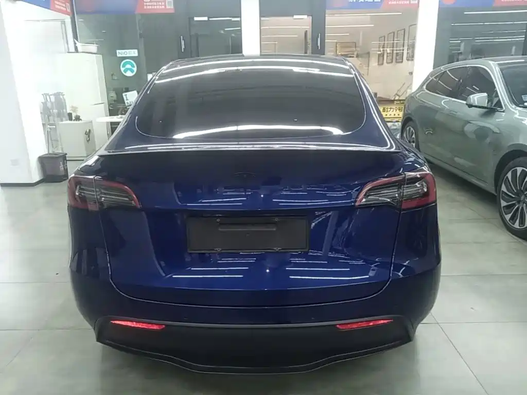 Tesla Model Y — фото 6