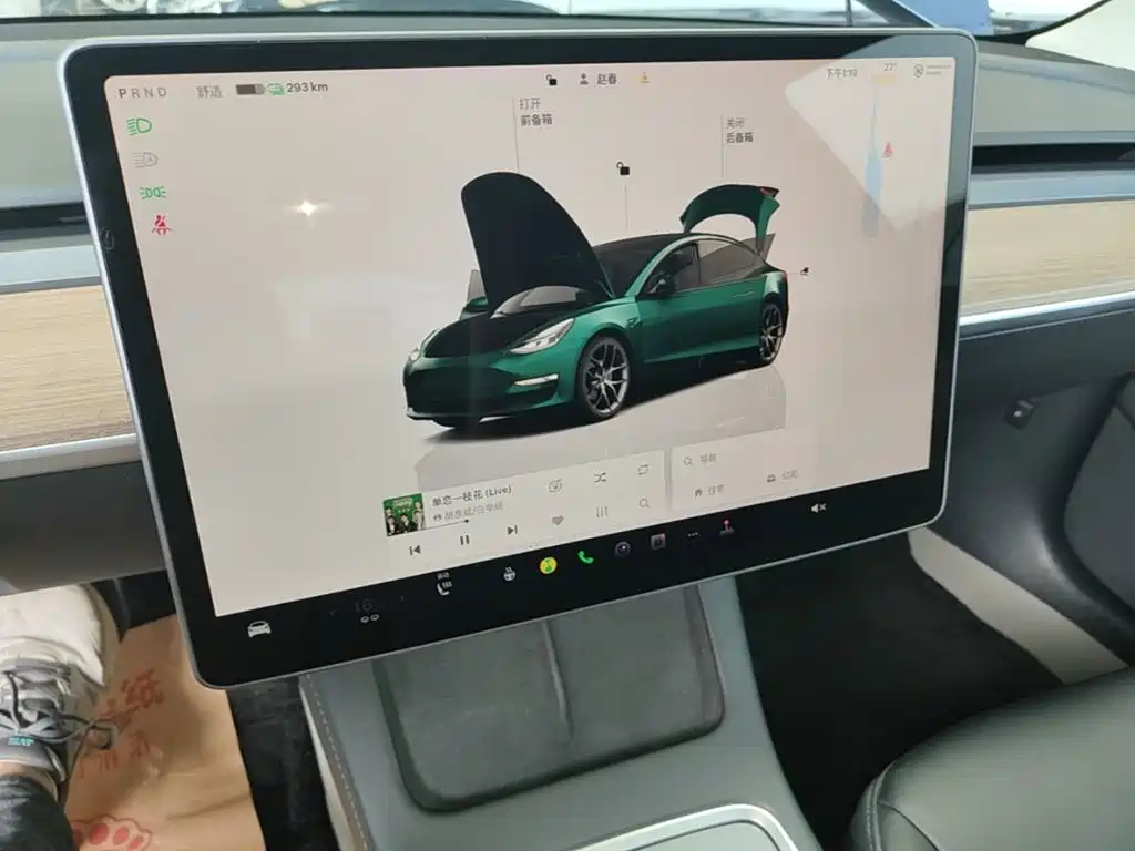 Tesla Model 3 — фото 13