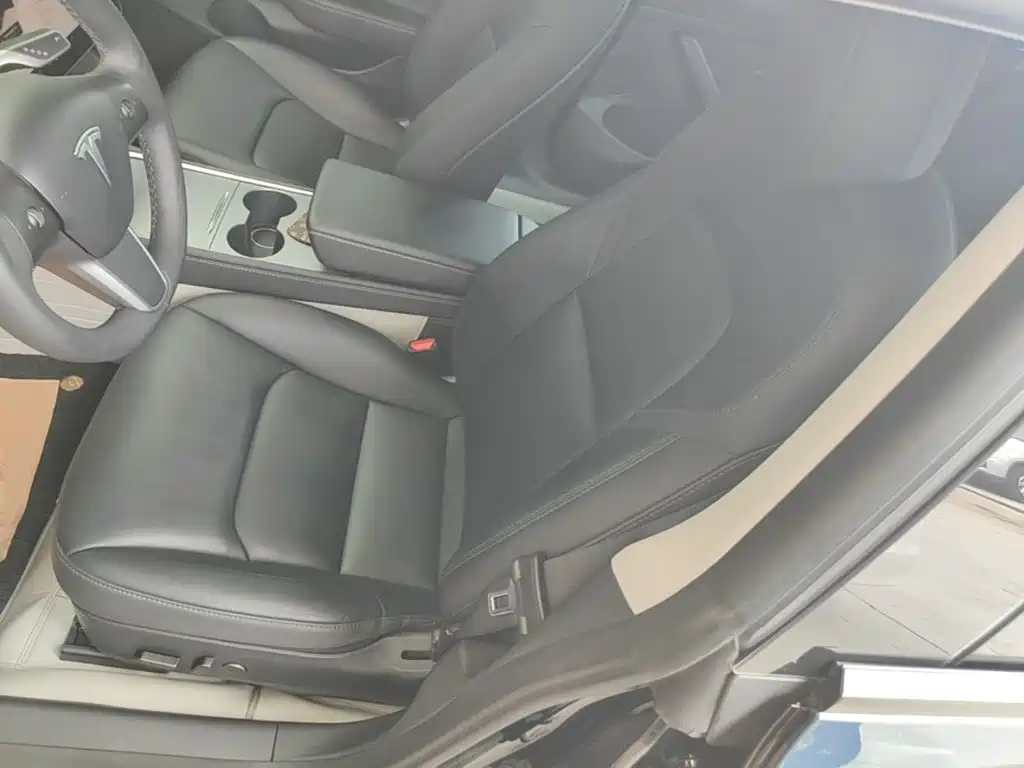 Tesla Model 3 — фото 15