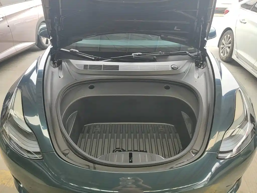 Tesla Model 3 — фото 20