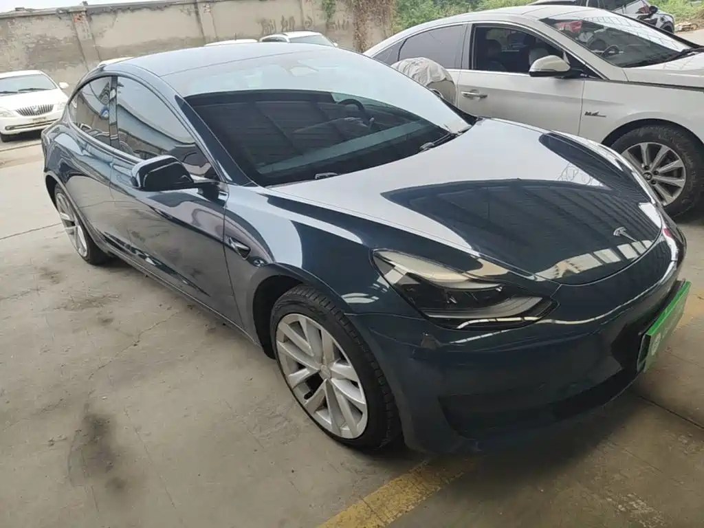 Tesla Model 3 — фото 4