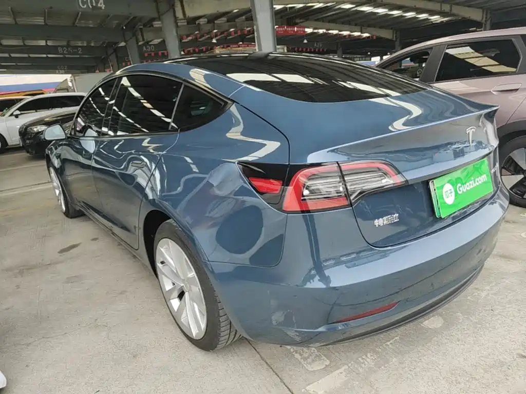 Tesla Model 3 — фото 5