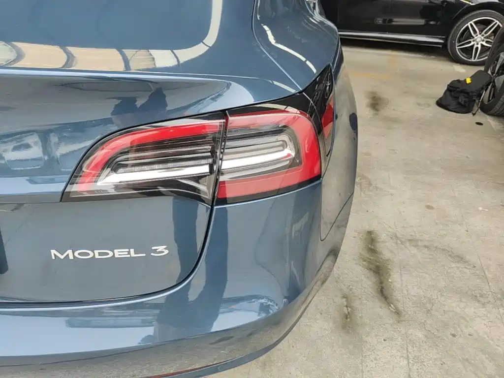Tesla Model 3 — фото 8