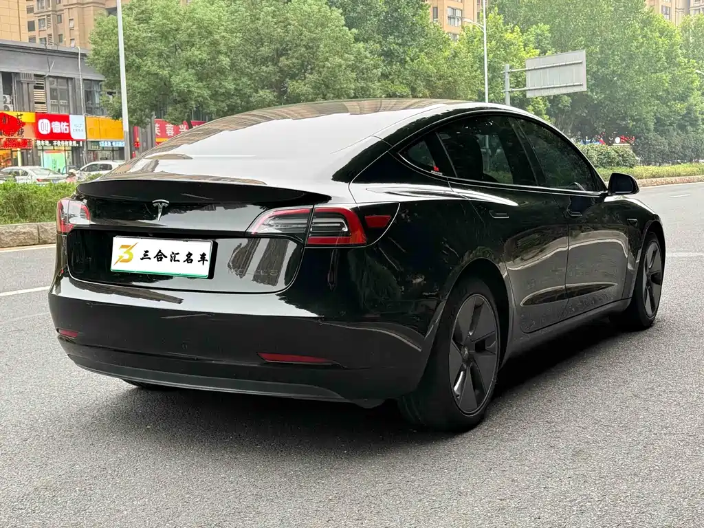 Tesla Model 3 — фото 10
