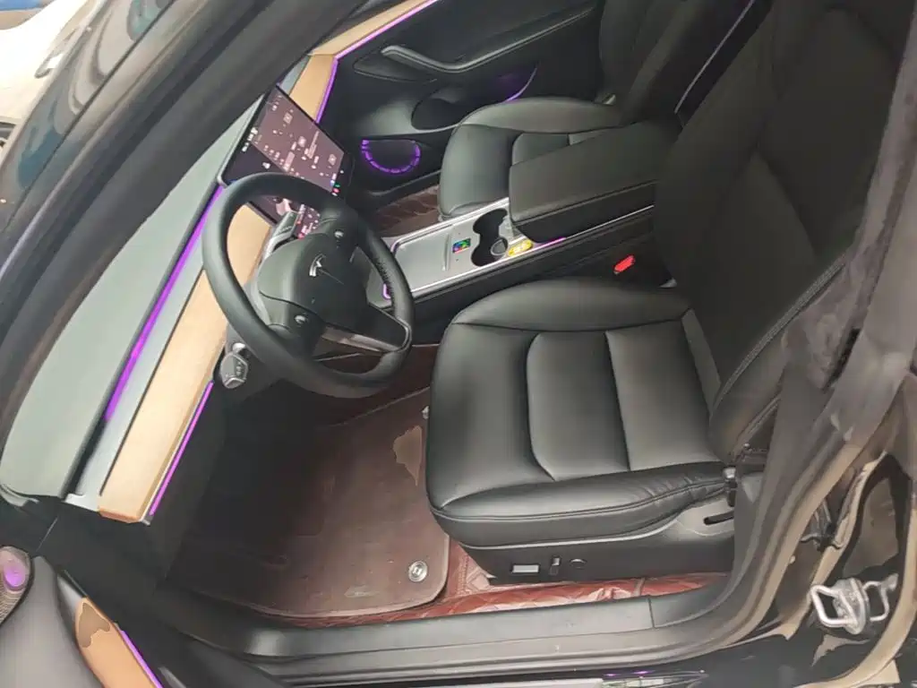 Tesla Model 3 — фото 15