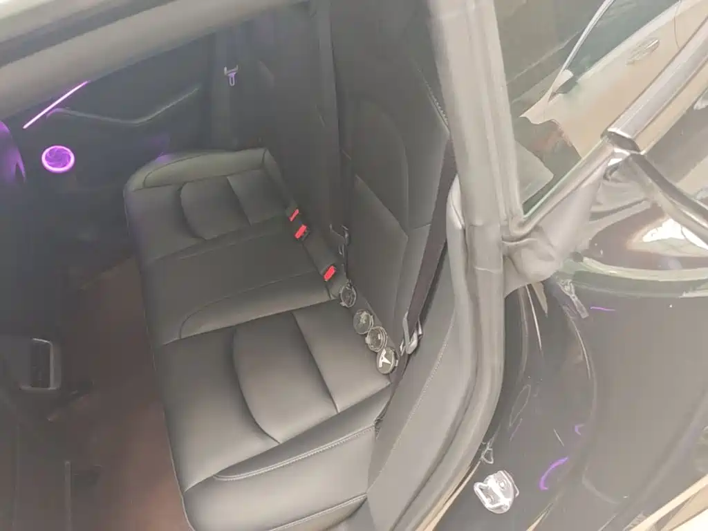 Tesla Model 3 — фото 17