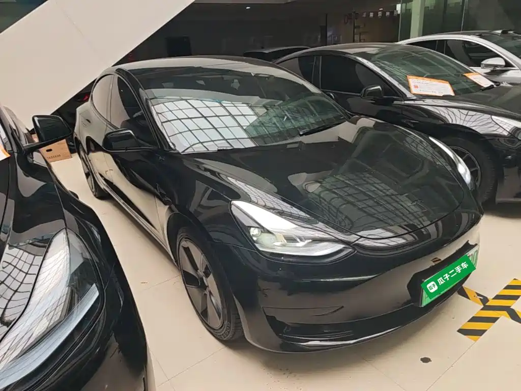 Tesla Model 3 — фото 4