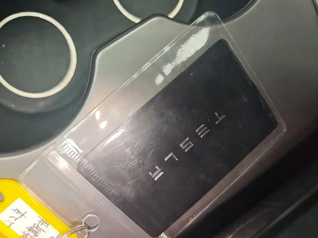 Tesla Model 3 — фото 9