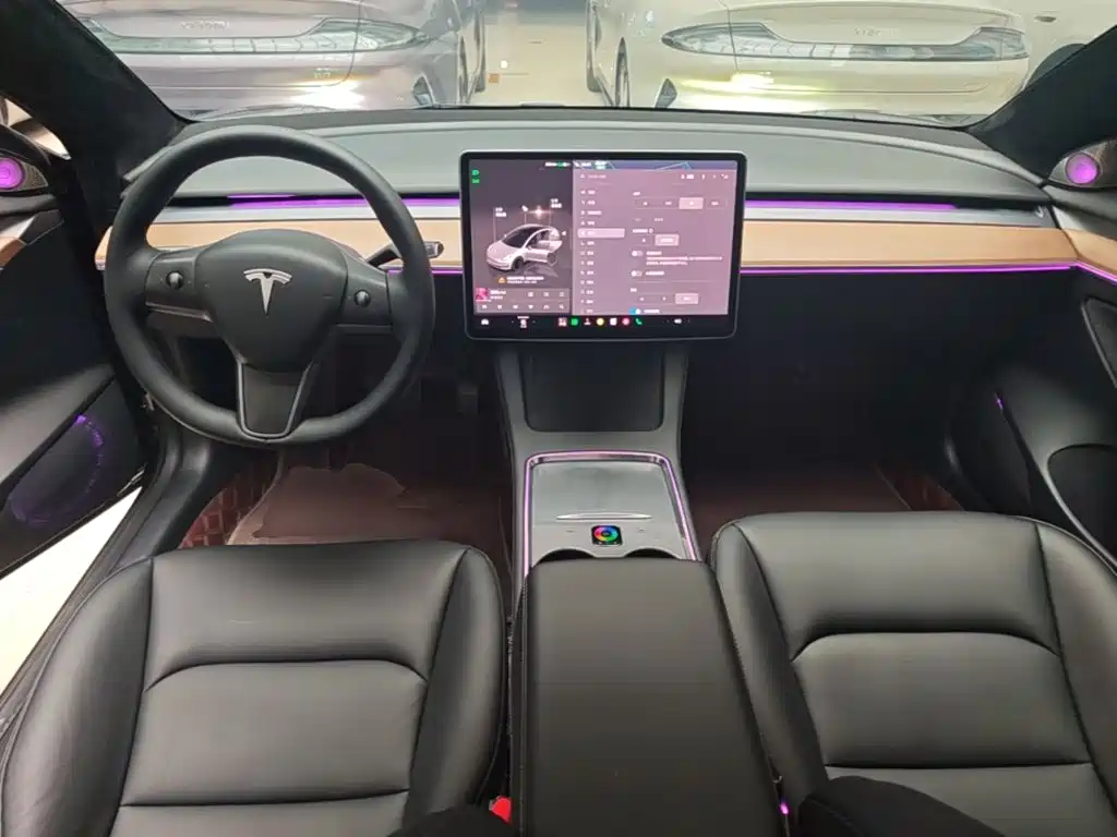 Tesla Model 3 — фото 10