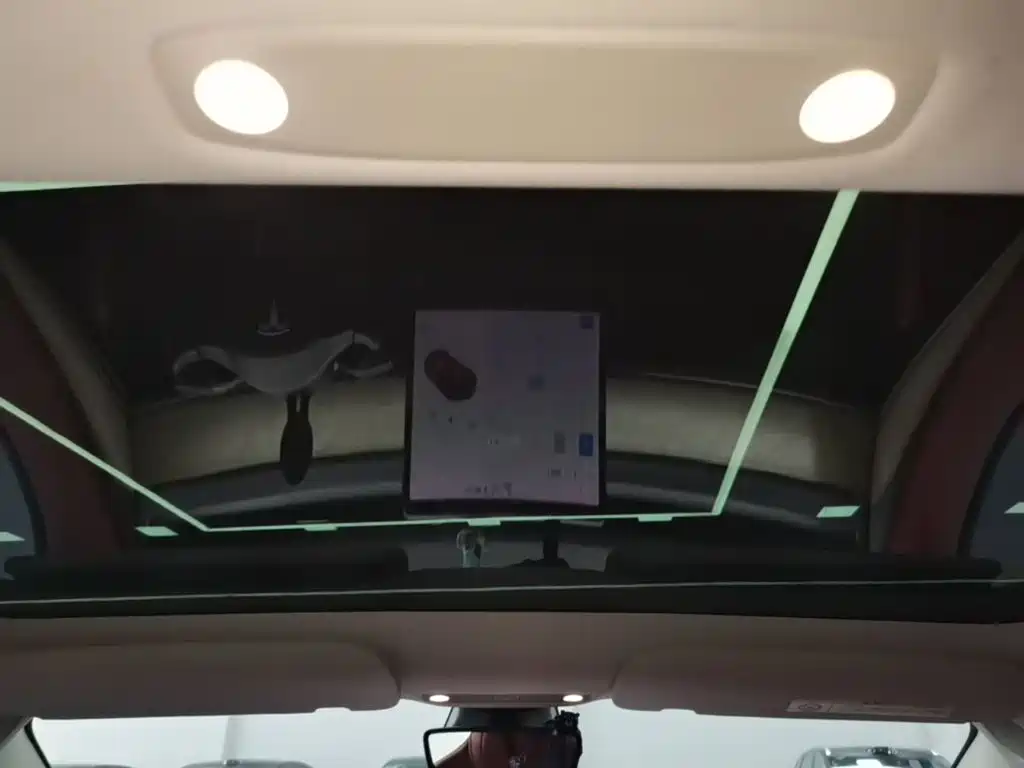 Tesla Model 3 — фото 18