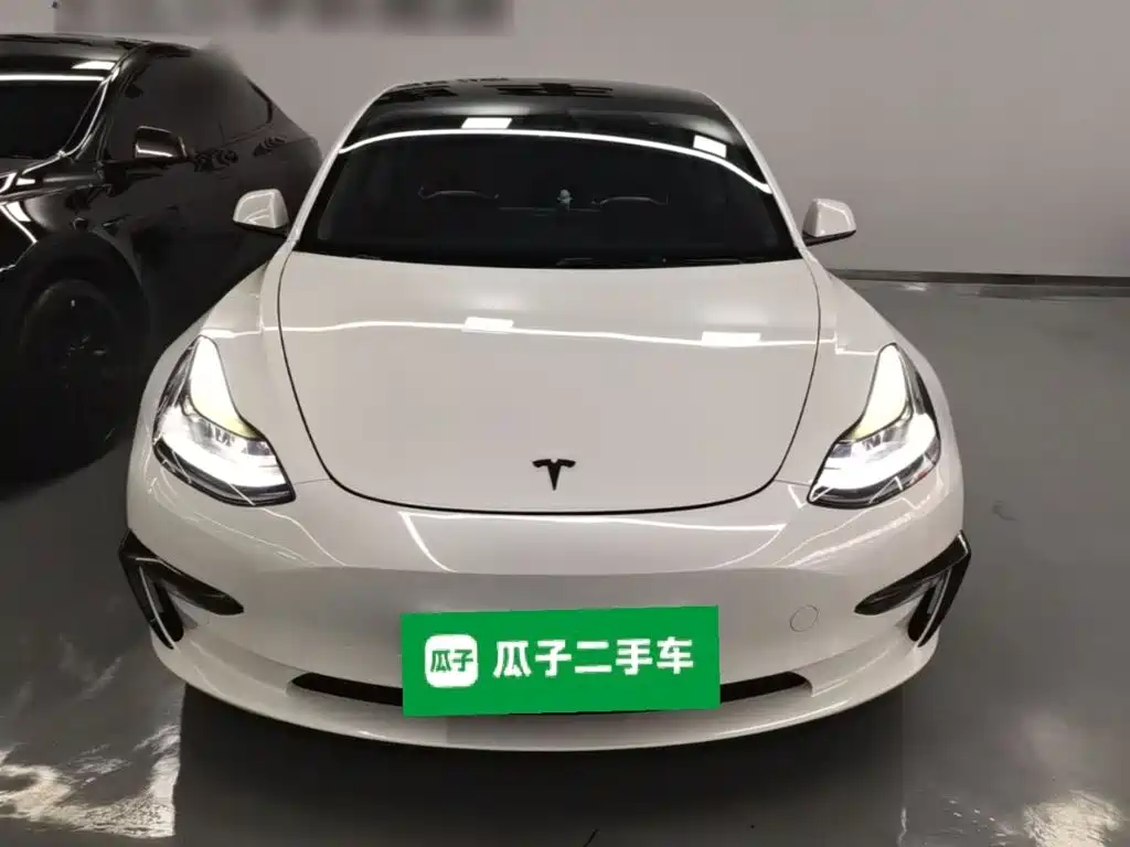 Tesla Model 3 — фото 3