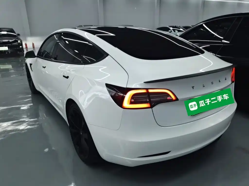 Tesla Model 3 — фото 5