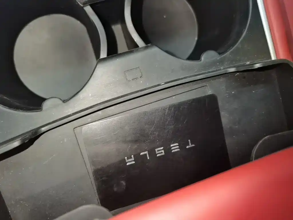 Tesla Model 3 — фото 9