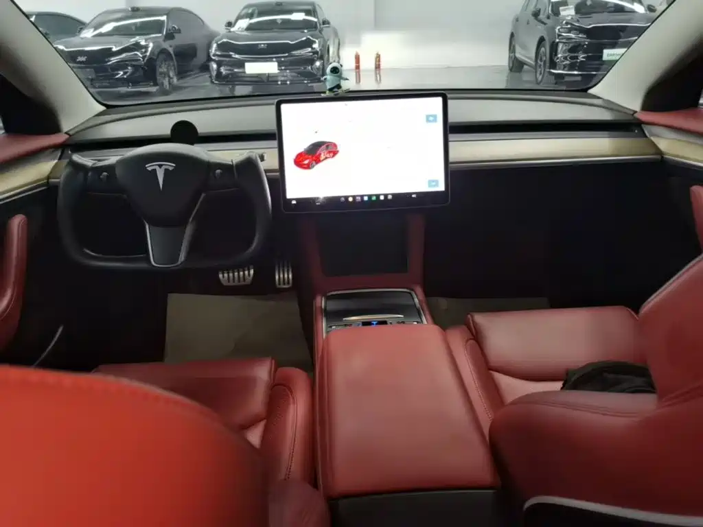 Tesla Model 3 — фото 10