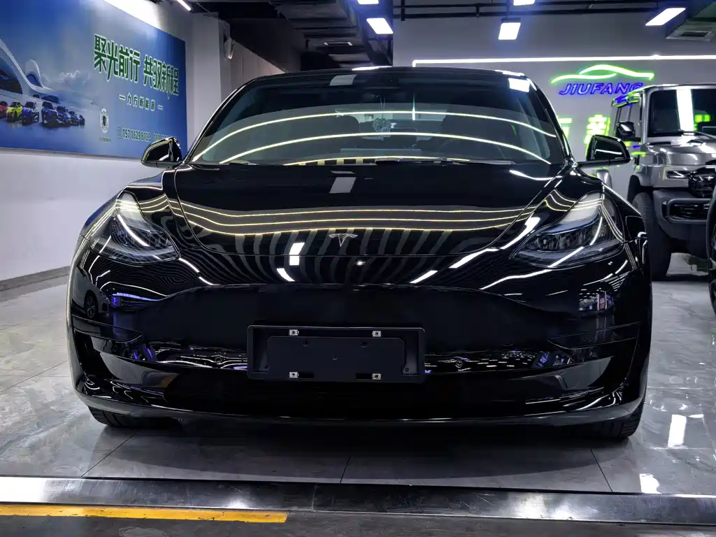 Tesla Model 3 — фото 2