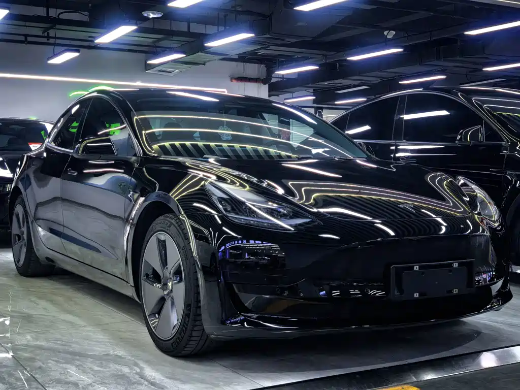 Tesla Model 3 — фото 3