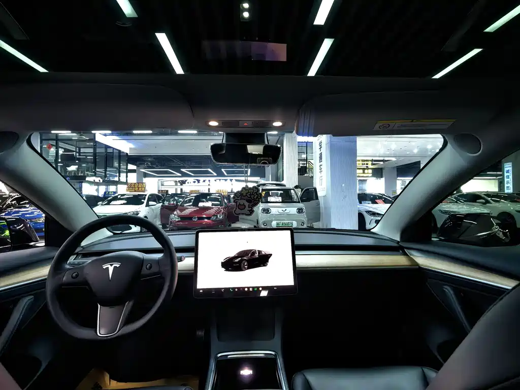 Tesla Model 3 — фото 4