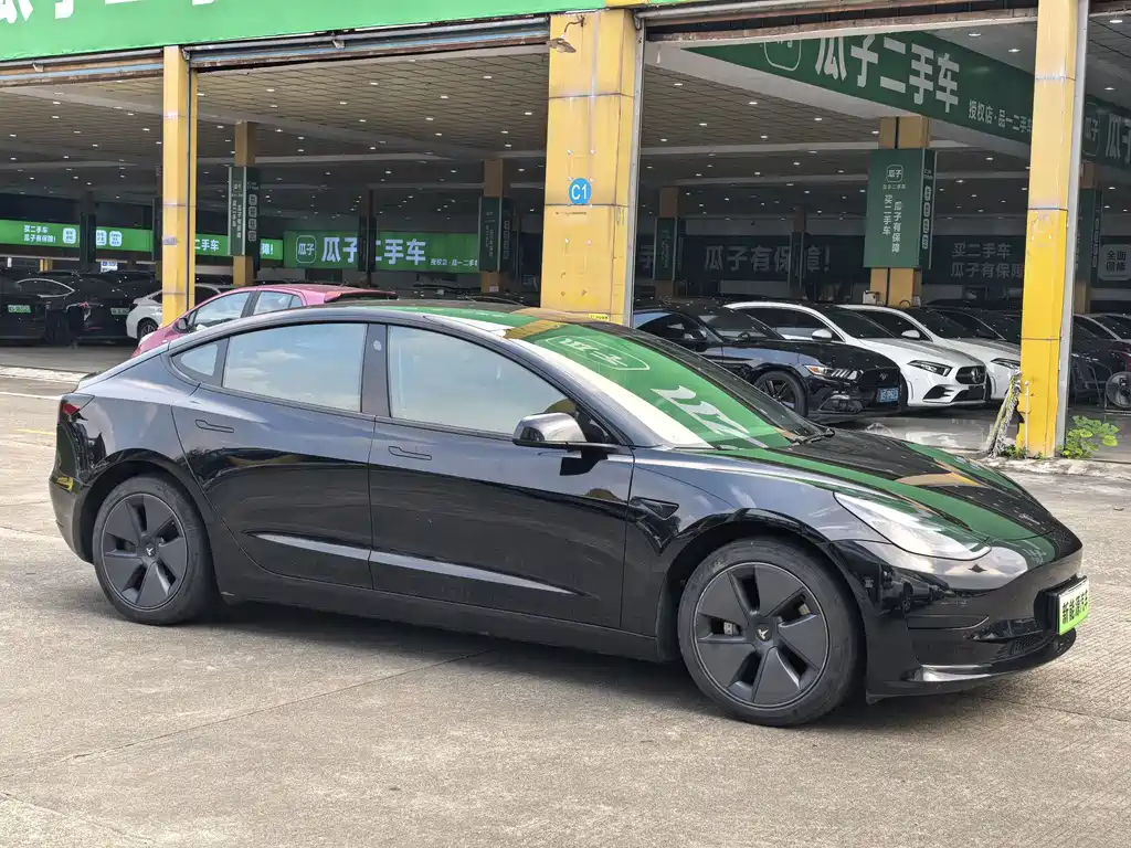 Tesla Model 3 — фото 3
