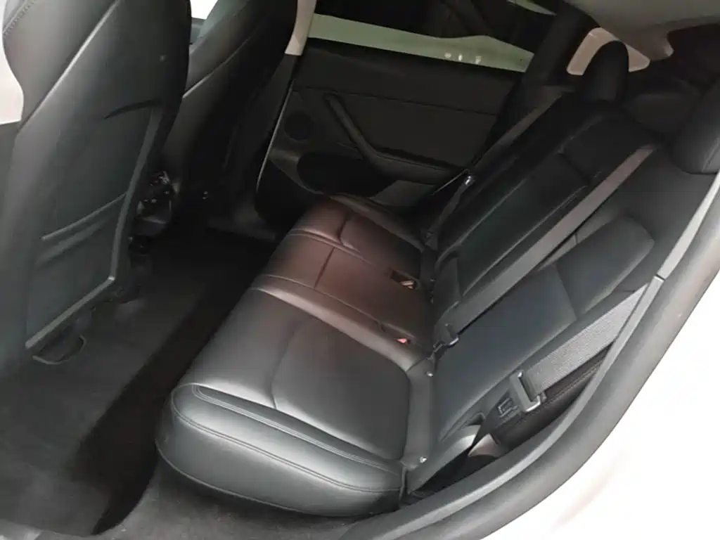 Tesla Model Y — фото 17