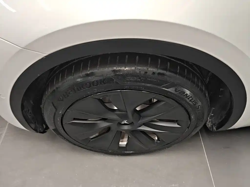 Tesla Model Y — фото 23