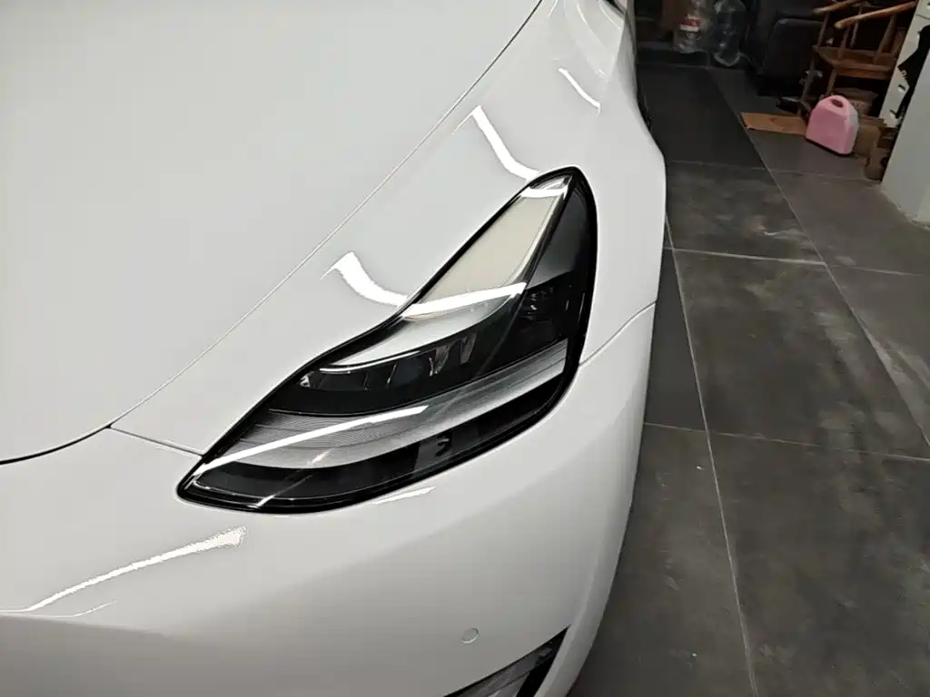 Tesla Model Y — фото 24