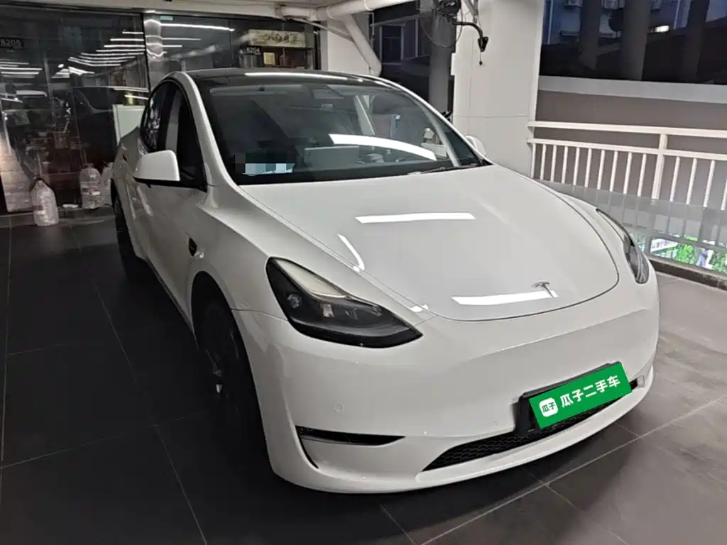 Tesla Model Y — фото 4