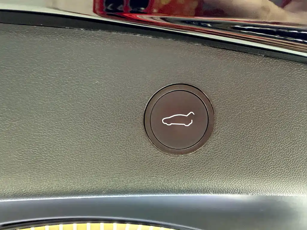 Tesla Model 3 — фото 14