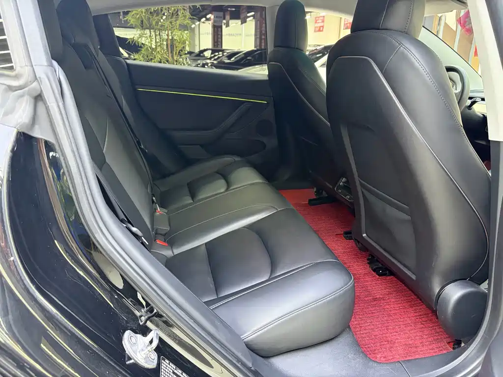 Tesla Model 3 — фото 15