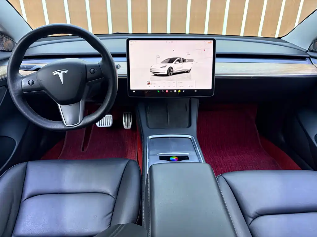 Tesla Model 3 — фото 5
