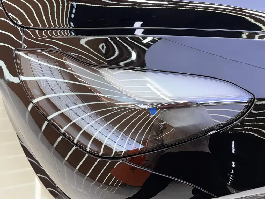 Tesla Model 3 — фото 9