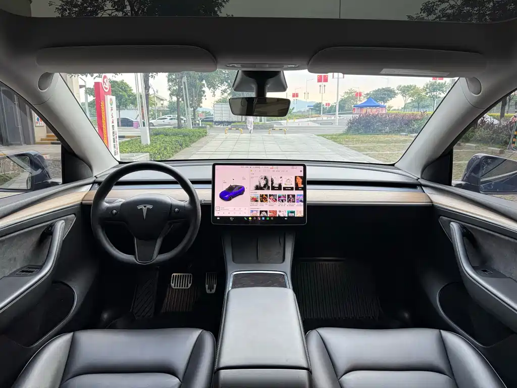 Tesla Model Y — фото 7