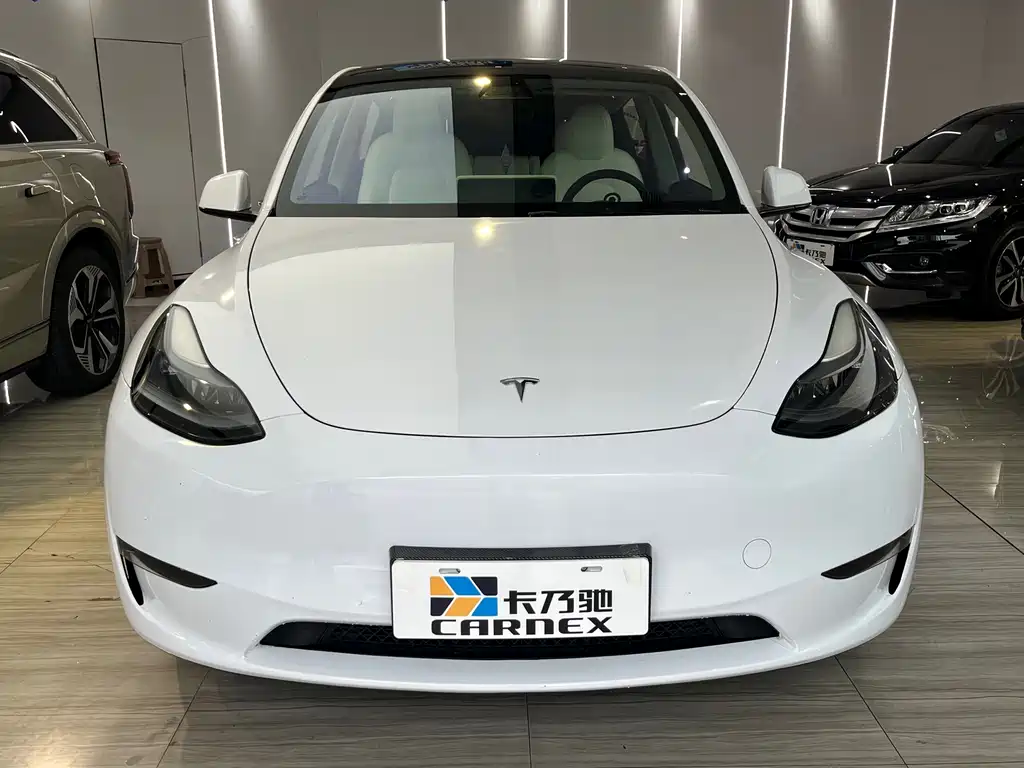 Tesla Model Y — фото 2