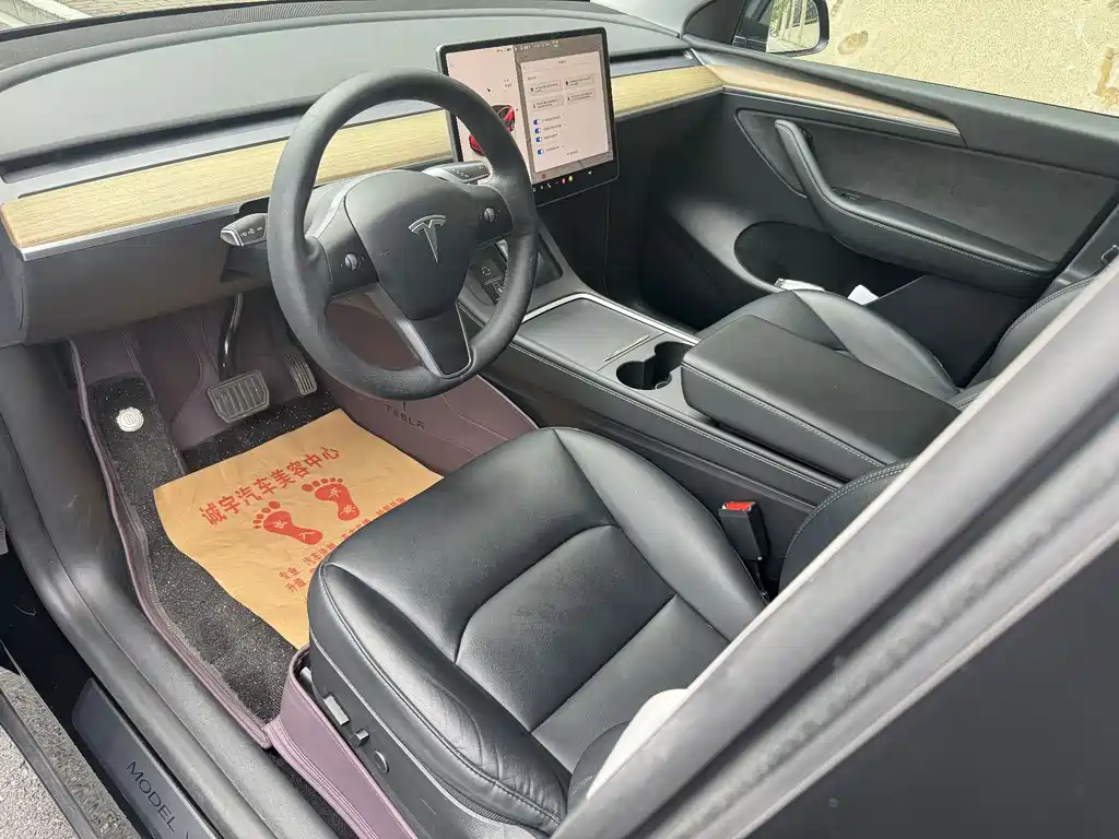 Tesla Model Y — фото 4