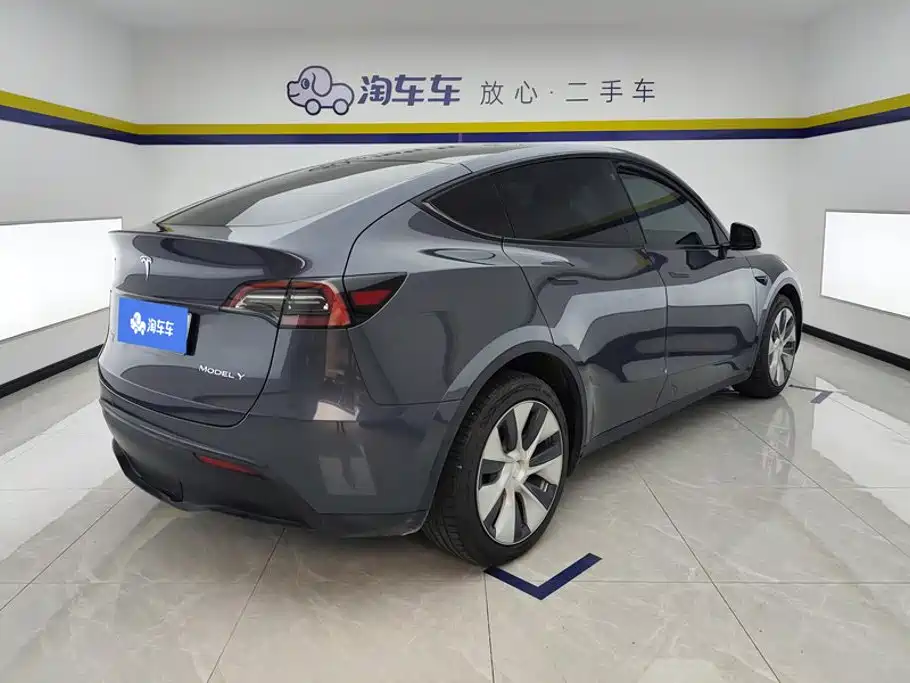 Tesla Model Y — фото 3