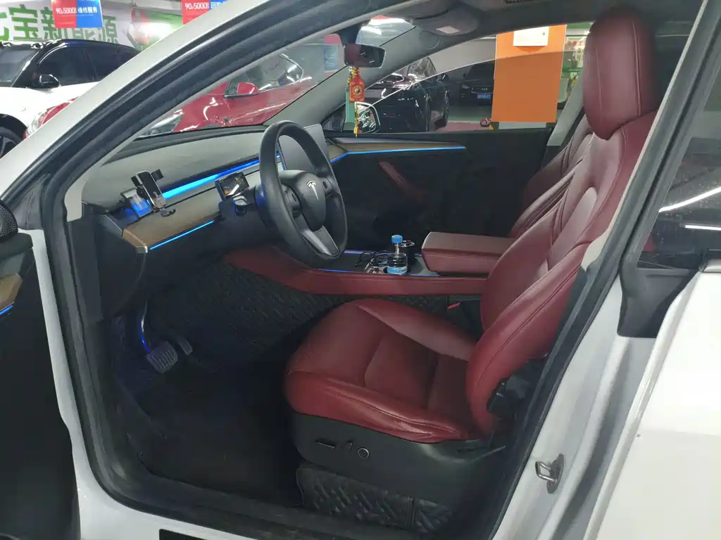Tesla Model Y — фото 4