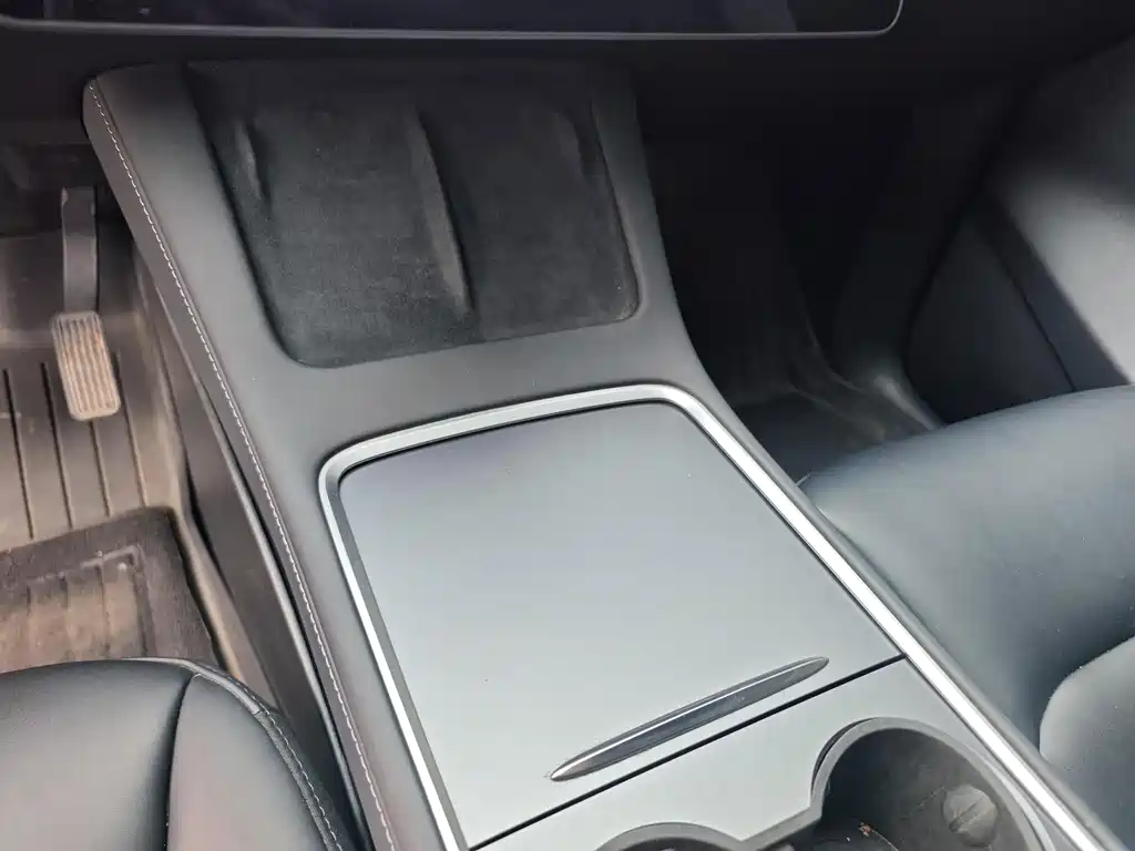 Tesla Model Y — фото 19