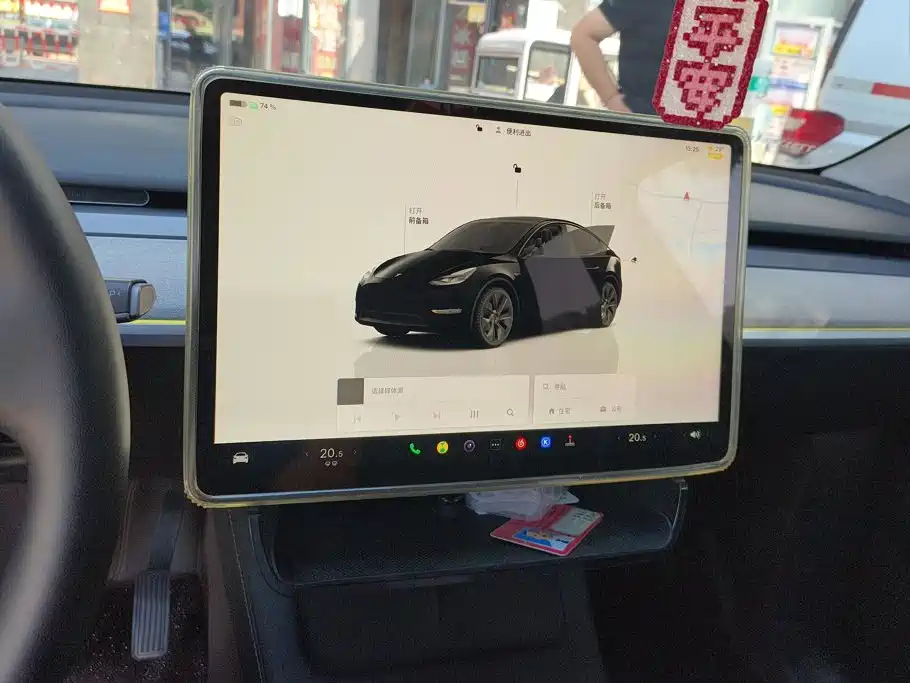 Tesla Model Y — фото 13