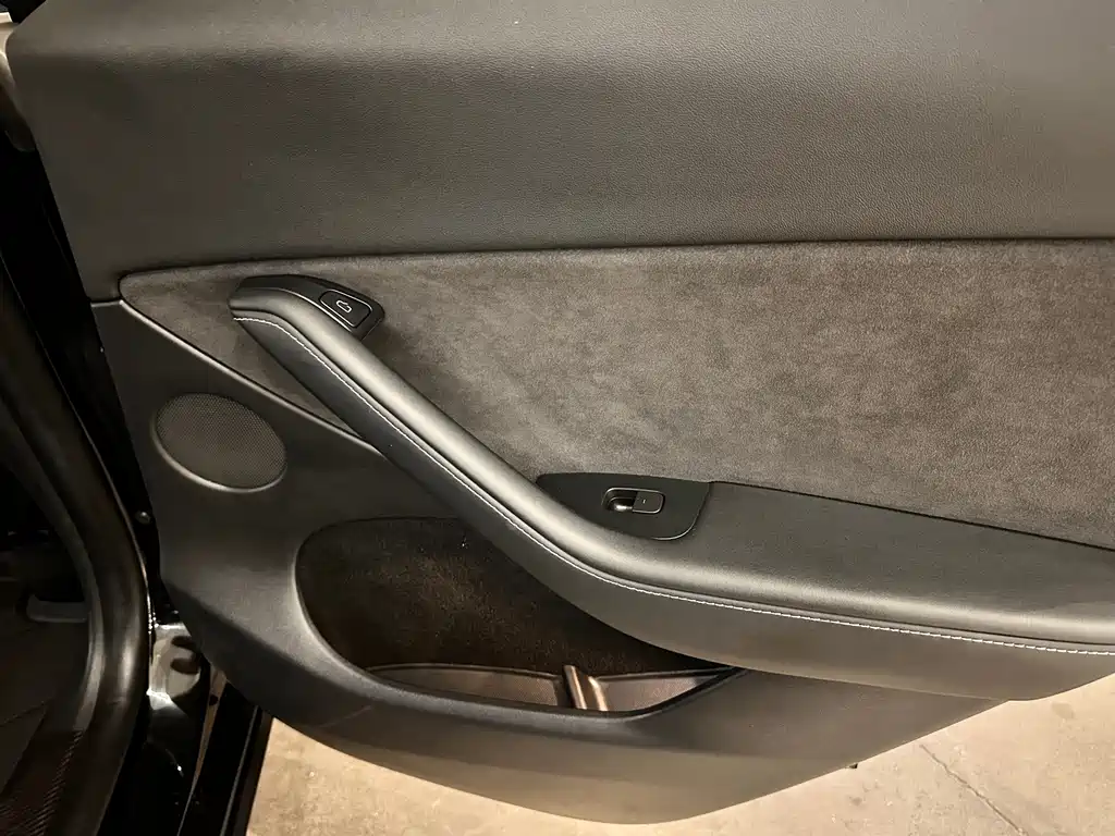 Tesla Model Y — фото 11