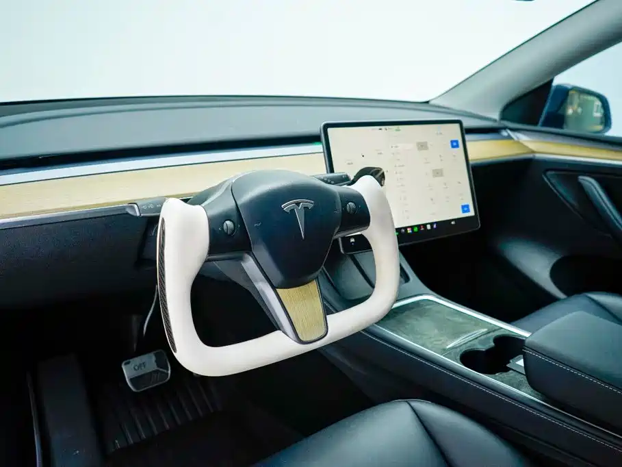 Tesla Model Y — фото 7