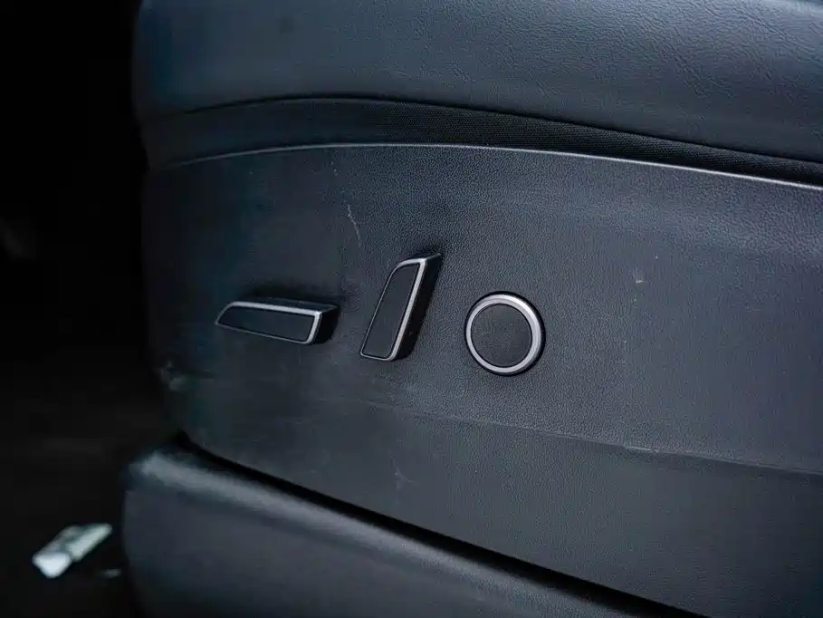 Tesla Model Y — фото 20