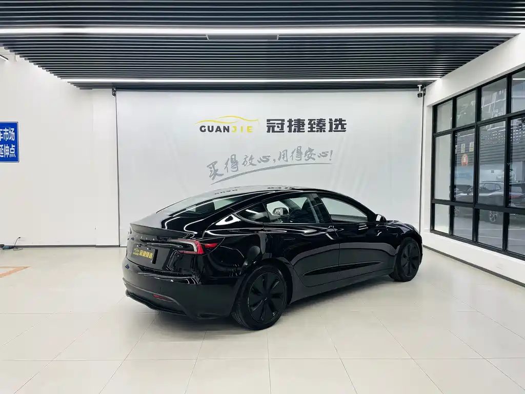 Tesla Model 3 — фото 17