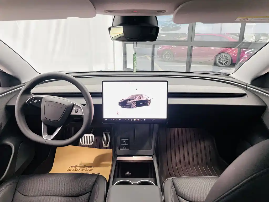 Tesla Model 3 — фото 7