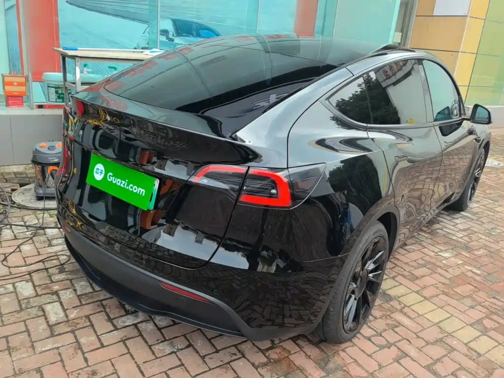 Tesla Model Y — фото 7