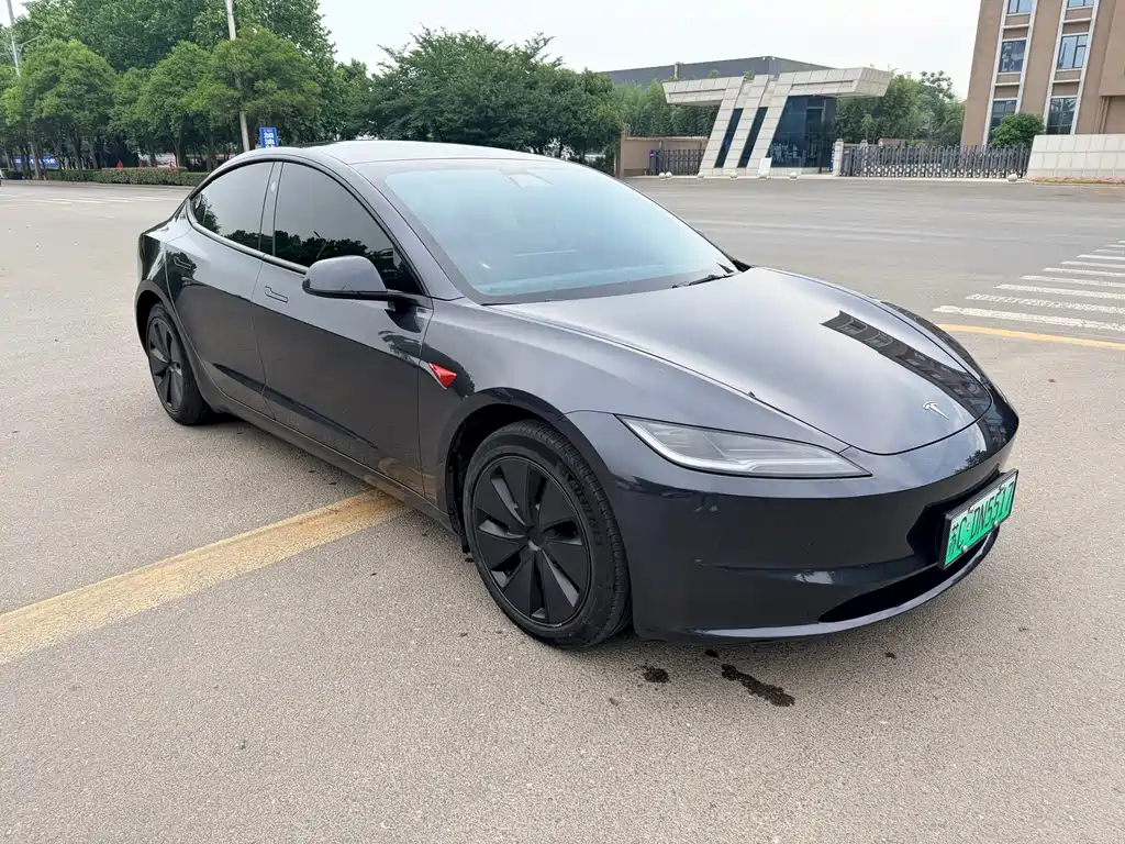 Tesla Model 3 — фото 3