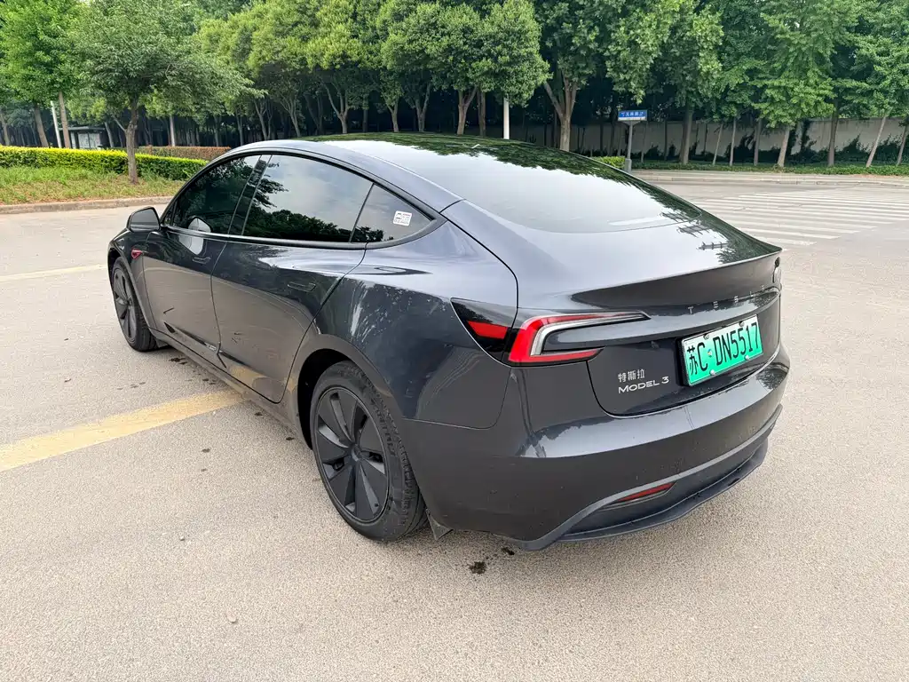 Tesla Model 3 — фото 8