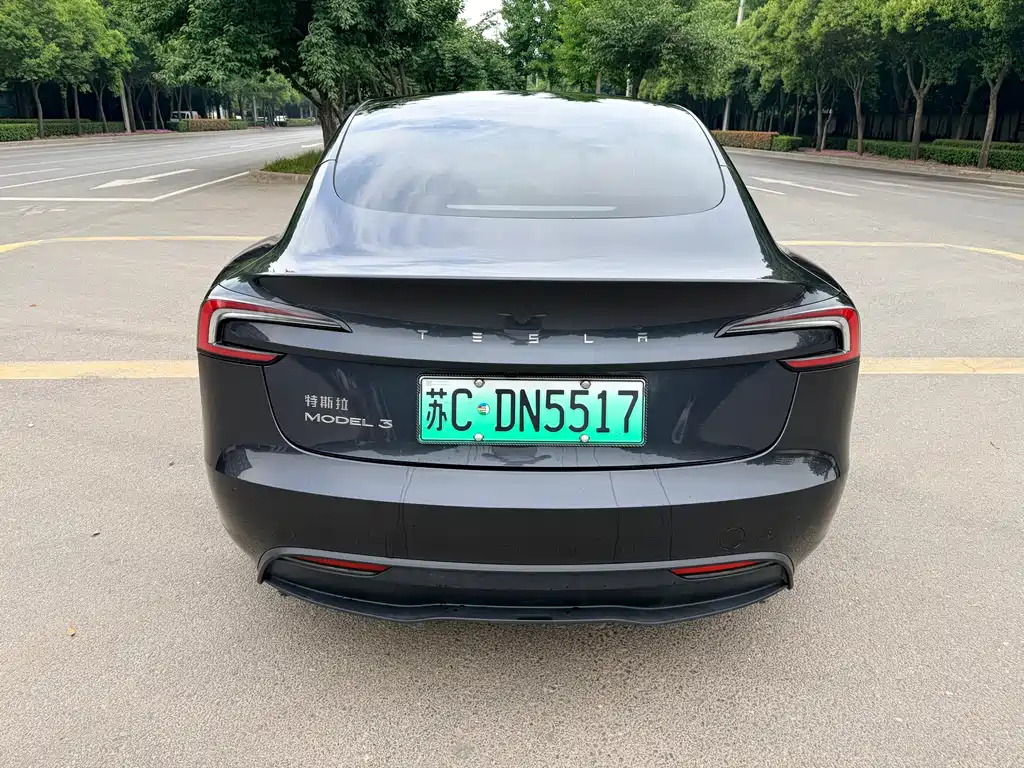 Tesla Model 3 — фото 9