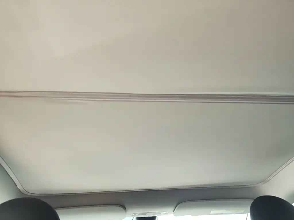 Tesla Model Y — фото 14