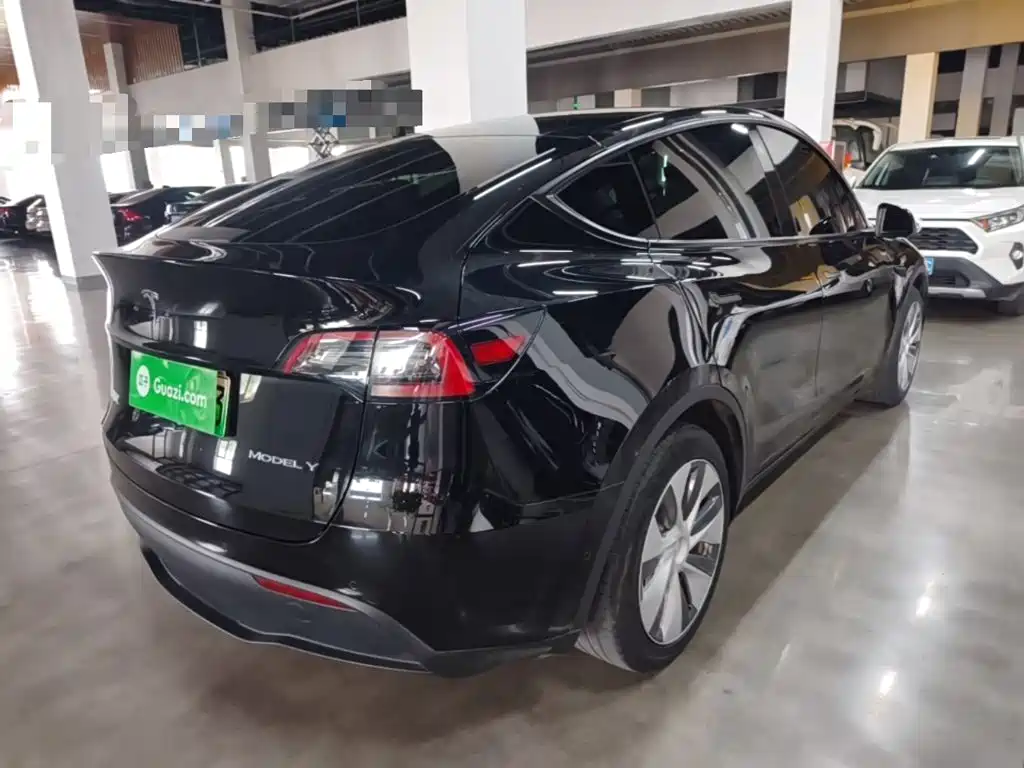 Tesla Model Y — фото 7