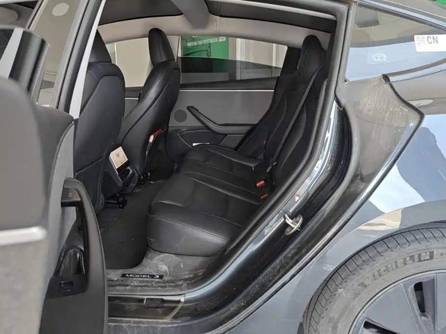Tesla Model 3 — фото 11