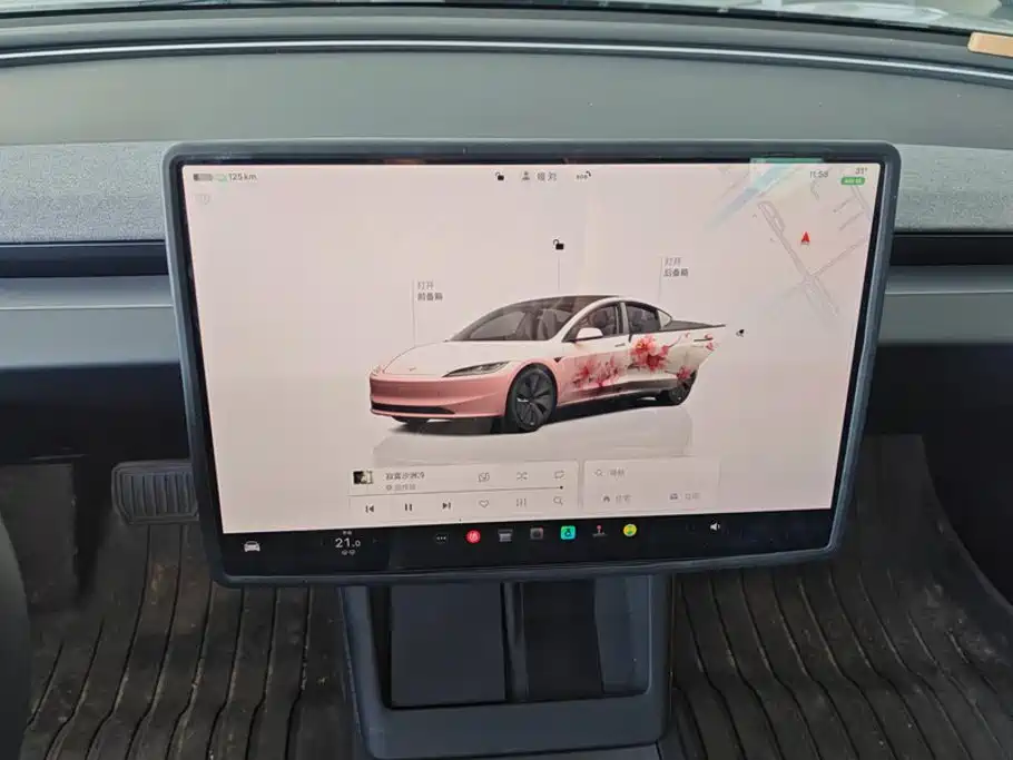 Tesla Model 3 — фото 13
